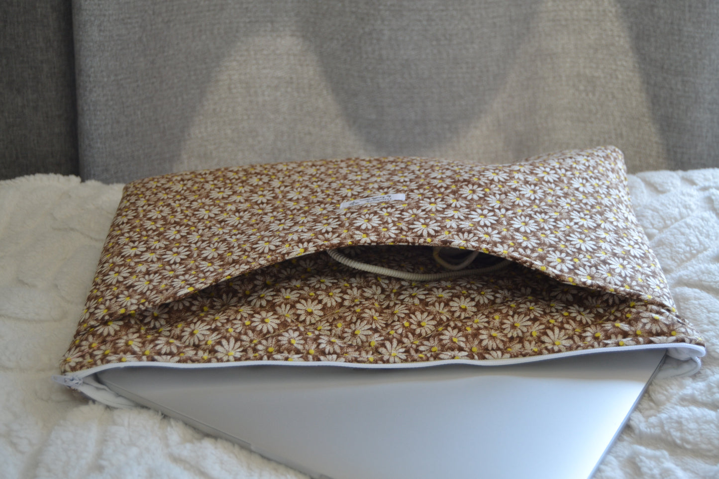 The Daisy Dream Laptop Sleeve
