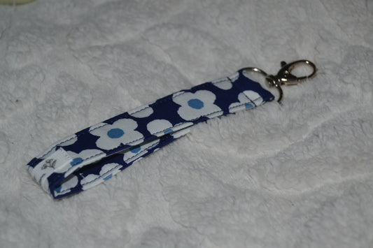 The Midnight Daisy Keychain
