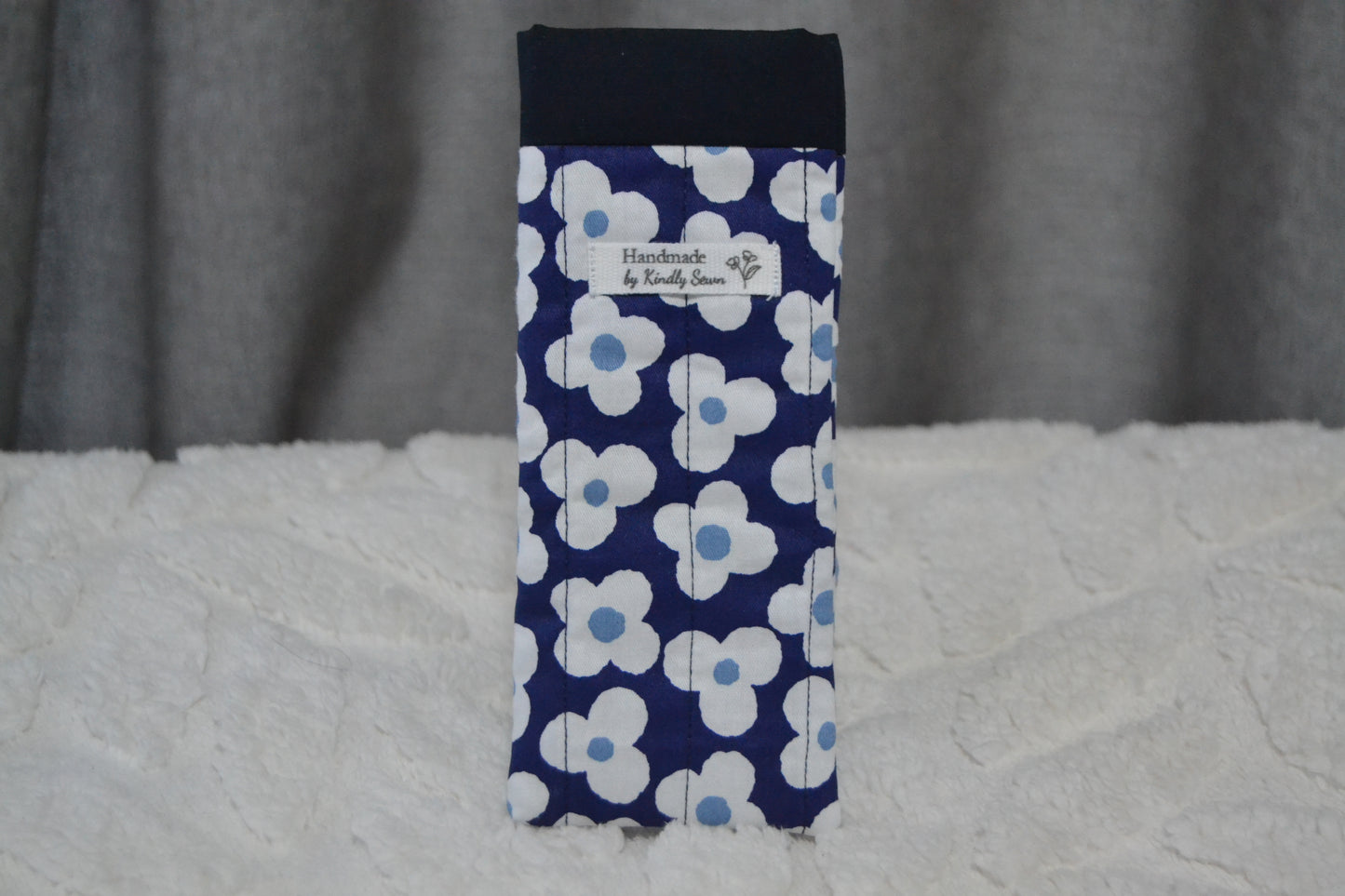 The Midnight Daisy Glass Sleeve