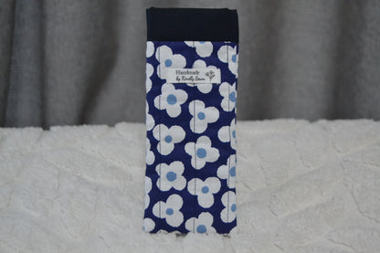 The Midnight Daisy Glass Sleeve