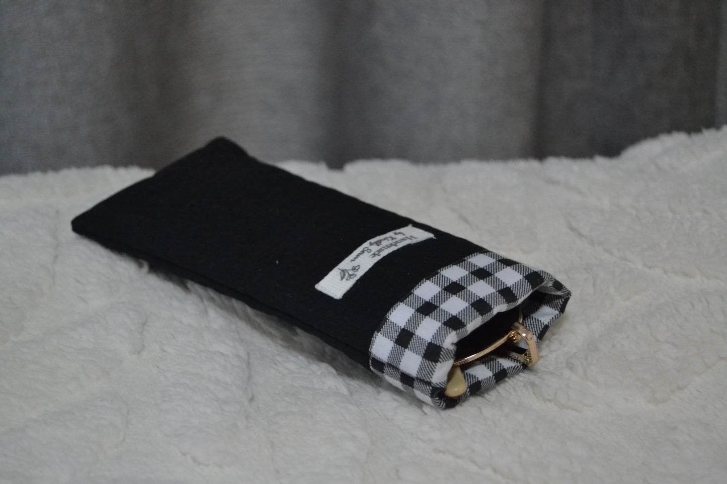 The Kindly Noir Glass Sleeve